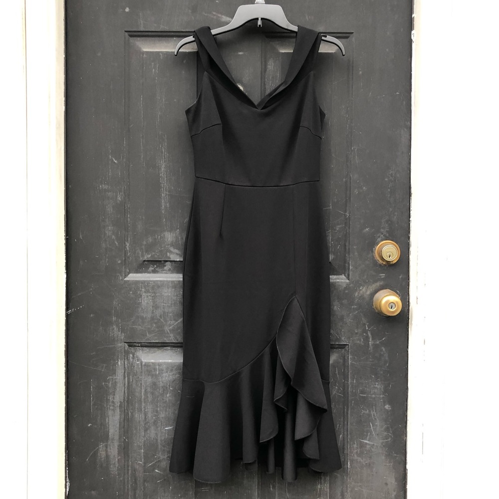 Women’s Black Sleeveless Dress